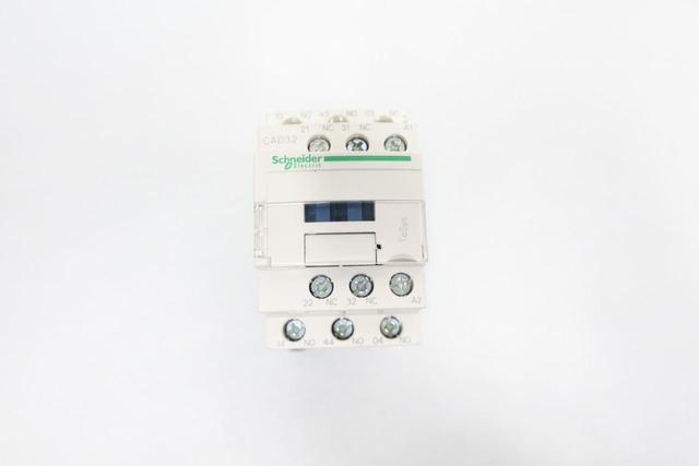 SCHNEIDER CAD32 CONTROL RELAY 120V-AC
