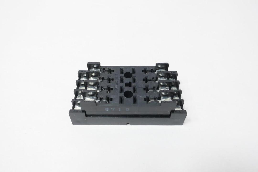 TYCO CR0002 RELAY SOCKET