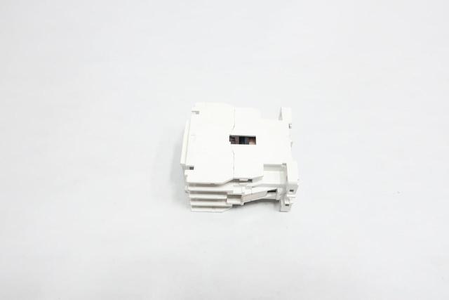 CUTLER HAMMER CE15BNS3 AC CONTACTOR 24V-DC 6A AMP 5HP