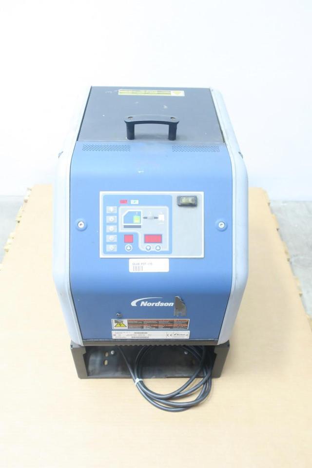 NORDSON 1069737 DURABLUE 16 L 240V-AC HOT MELT GLUE MACHINE