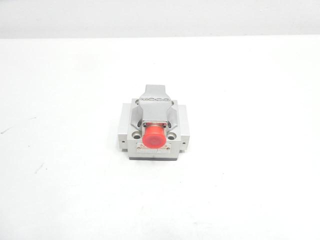 MOOG D760-225A S038J0070NE SERVO VALVE