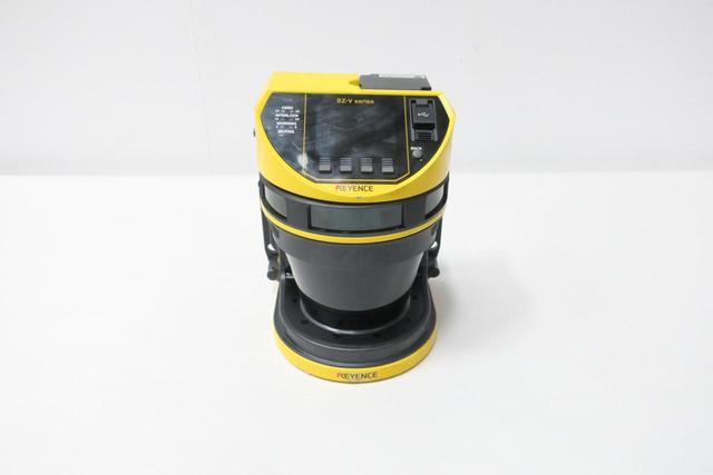 KEYENCE SZ-V04X SAFETY LASER SCANNER 24V-DC