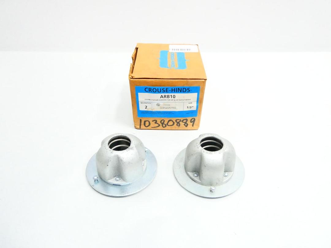 BOX OF 2 CROUSE HINDS ARB10 FLEXIBLE FIXTURE HANGERS GRF/VXF OUTLET BOXES 1/2IN