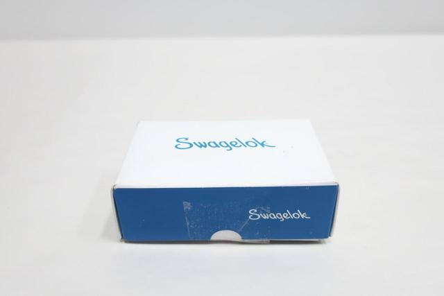 SET 25 SWAGELOK SS-4-HRN-2 STAINLESS REDUCING NIPPLE 1/4IN NPT X 1/8IN NPT