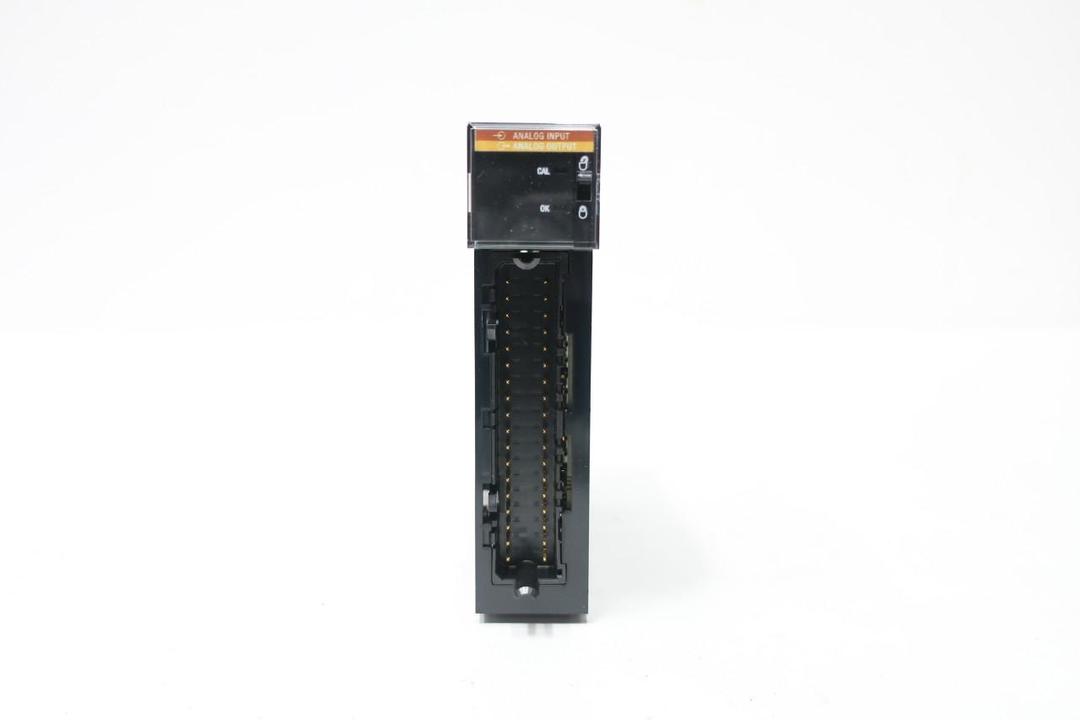 ALLEN BRADLEY 1756-IF4FX0F2F FAST ANALOG COMBO MODULE SER A