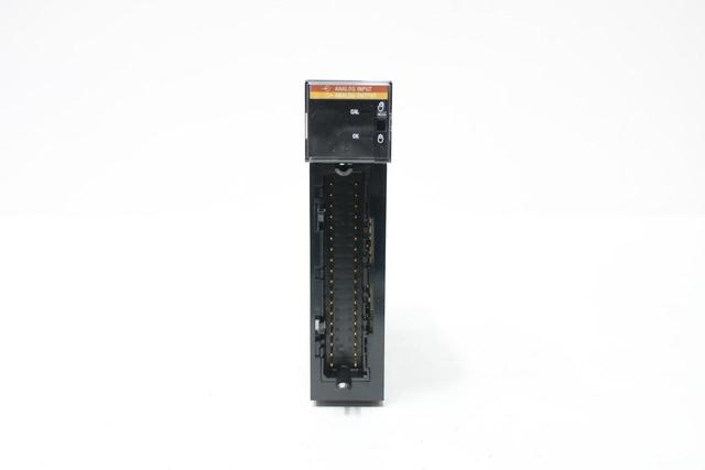 ALLEN BRADLEY 1756-IF4FX0F2F FAST ANALOG COMBO MODULE SER A