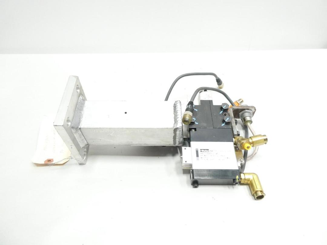 TAIYO PARKER XHF2MSD32-14.7A-YF2- 13YB120 LOCATE CLAMP ASSEMBLY