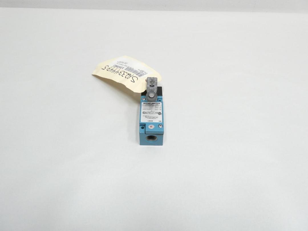 MICRO SWITCH LSA3K LIMIT SWITCH W/ ROLLER ARM 600V-AC