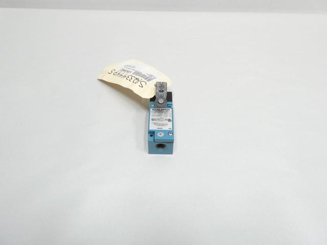 MICRO SWITCH LSA3K LIMIT SWITCH W/ ROLLER ARM 600V-AC