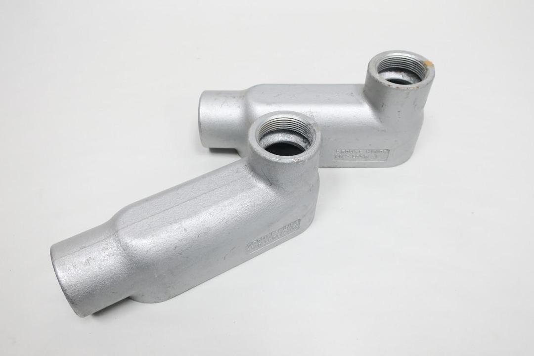 BOX OF 2 CROUSE HINDS LB58 CONDUIT OUTLET BODY 1-1/2IN
