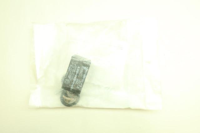 ALLEN BRADLEY 42GRU-9200-QD PHOTOSWITCH PHOTOELECTRIC SENSOR 10-30V-DC