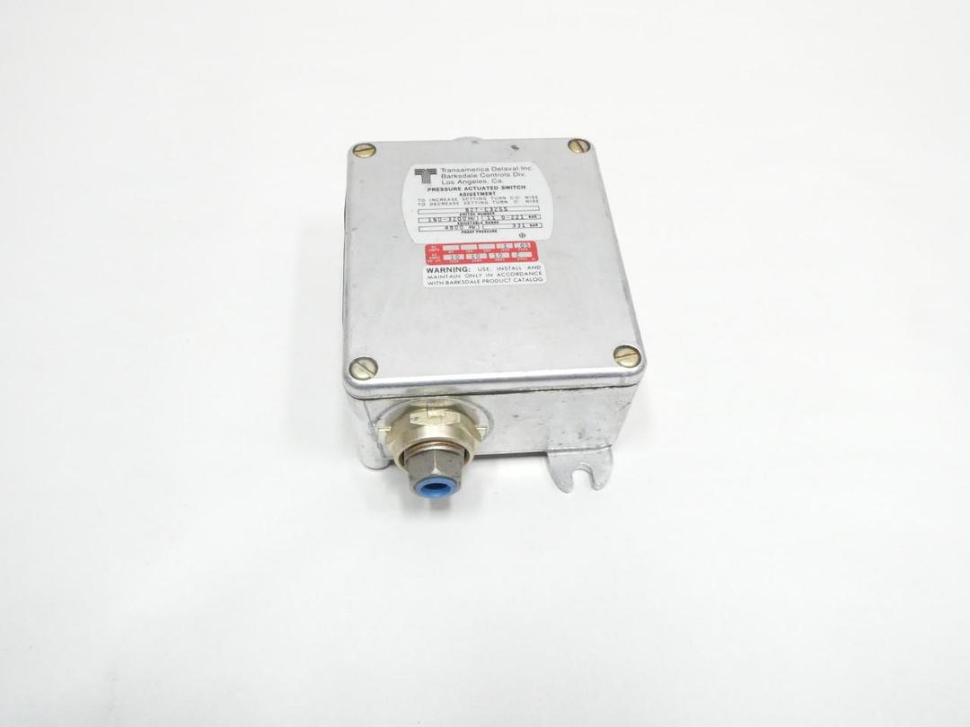 TRANSAMERICA DELAVAL B2T-C32SS PRESSURE SWITCH 1/2IN 160-3200PSI 600V-AC 250V-DC
