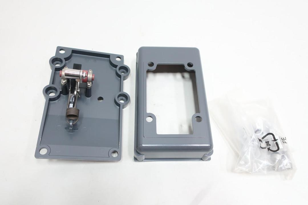 FISHER MTG-225-320393 GG04676X012 POSITIONER 1052 SZ 20 WINDOW MOUNTING KIT