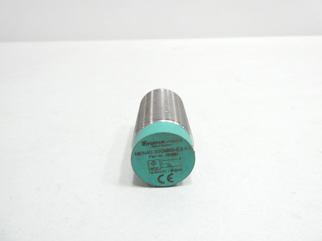 PEPPERL FUCHS NEN40-30GM60-E2-V1 PROXIMITY SENSOR 10-30V-DC