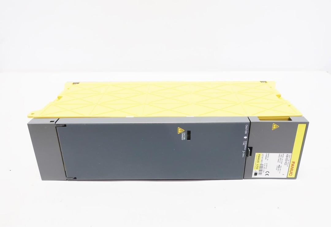 FANUC A06B-6083-H230 PSMC-30HV 566-587V-DC SERVO CAPACITOR MODULE