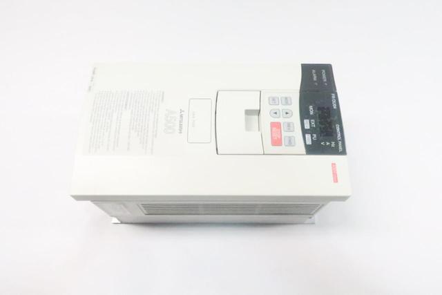 MITSUBISHI FR-A540-2.2K-NA A500 AC DRIVE 380-480V-AC 0.2-400HZ 380-480V-AC 3HP