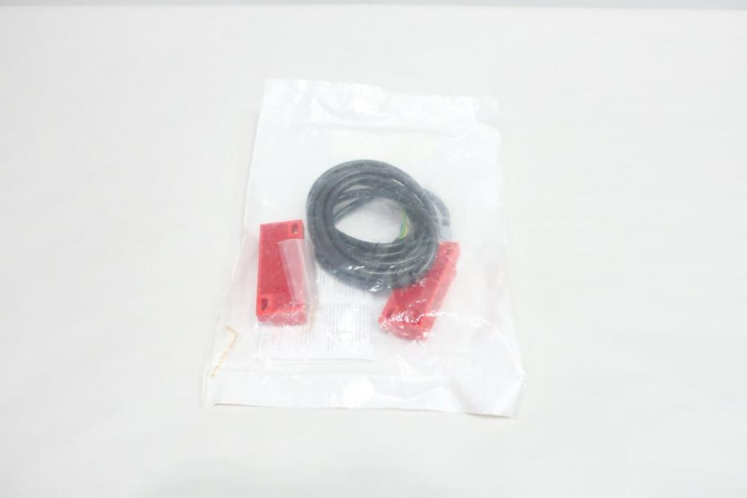 ALLEN BRADLEY 440N-G02002 SAFETY SWITCH 250V-AC