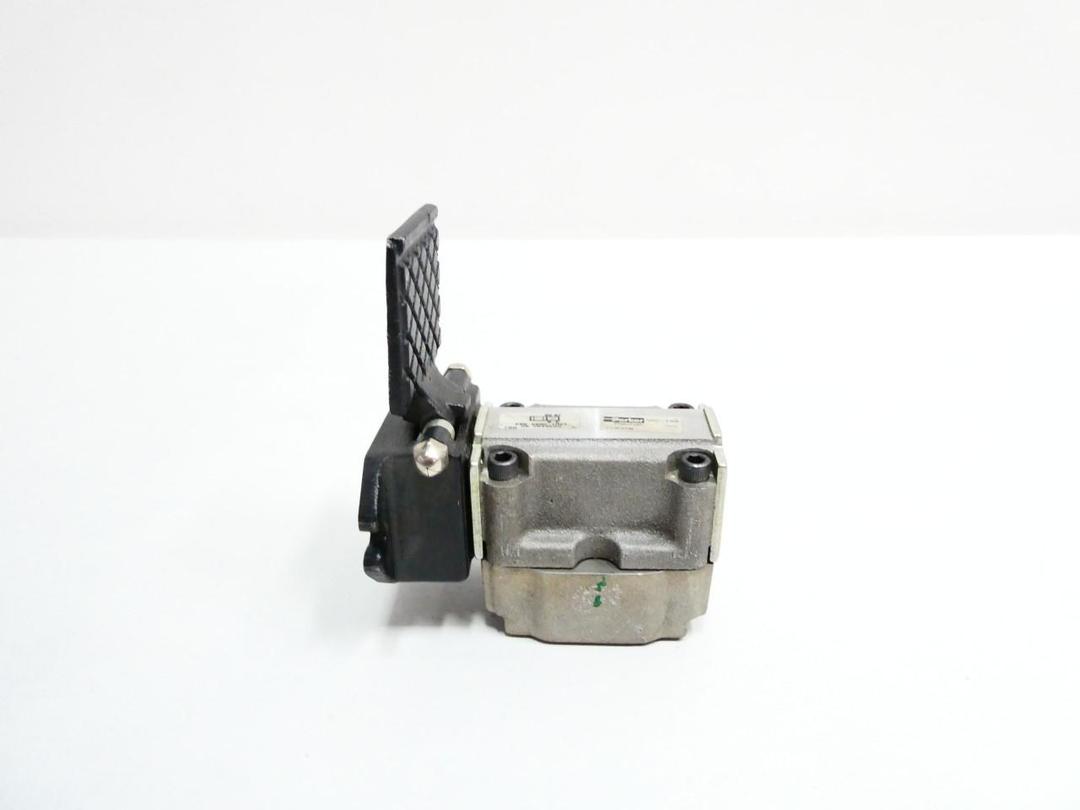 PARKER CC637B FOOT OPERATED CONTROL VALVE