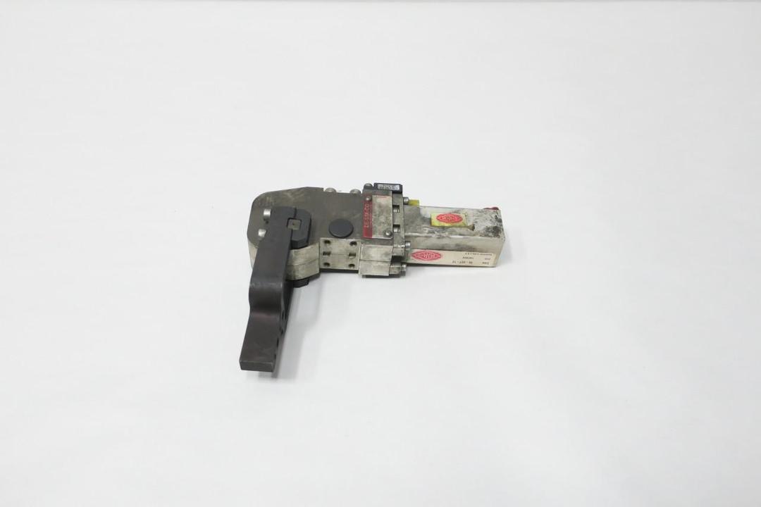 DESTACO 82L2G-2030000B1 POWER CLAMP PNEUMATIC GRIPPER