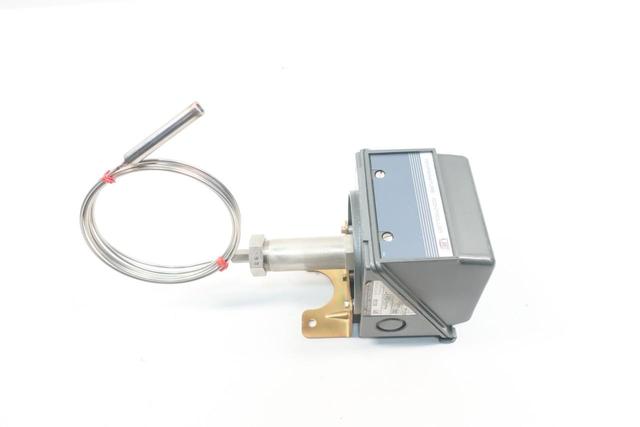 UE UNITED ELECTRIC F300-2BS TEMPERATURE CONTROLLER -125-350F 125/250V-AC