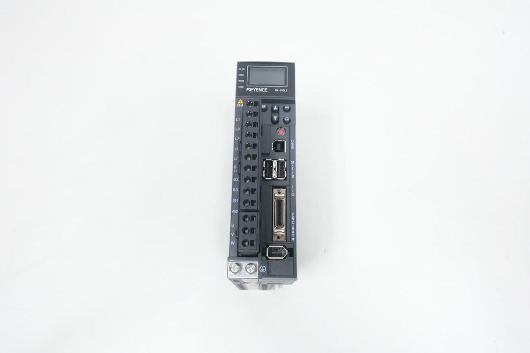 KEYENCE SV-010L2 SERVO DRIVE 200-230V-AC 0-230V-AC 3PH 100W