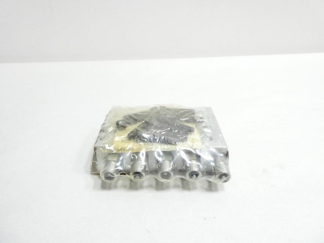 PACK OF 5 GRACO 562729 MODULAR DIVEDER VALVES 3500PSI