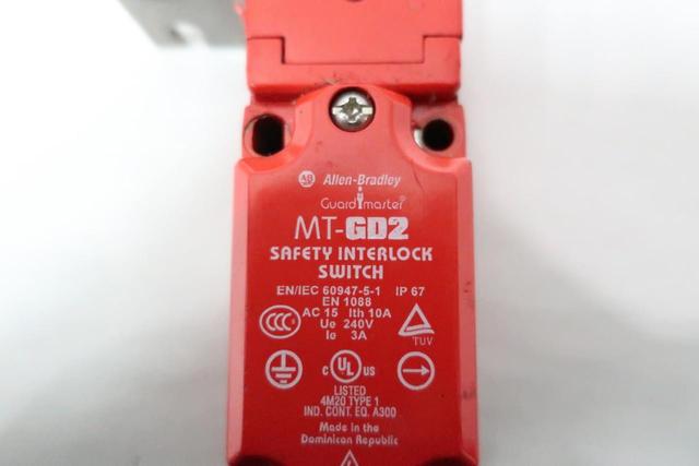 ALLEN BRADLEY 440K-M2NNNDS SAFETY INTERLOCK SWITCH