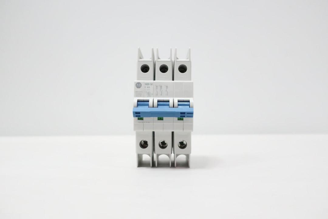 ALLEN BRADLEY 1489-M3C040 MINIATURE CIRCUIT BREAKER 3P 4A 277/480V-AC