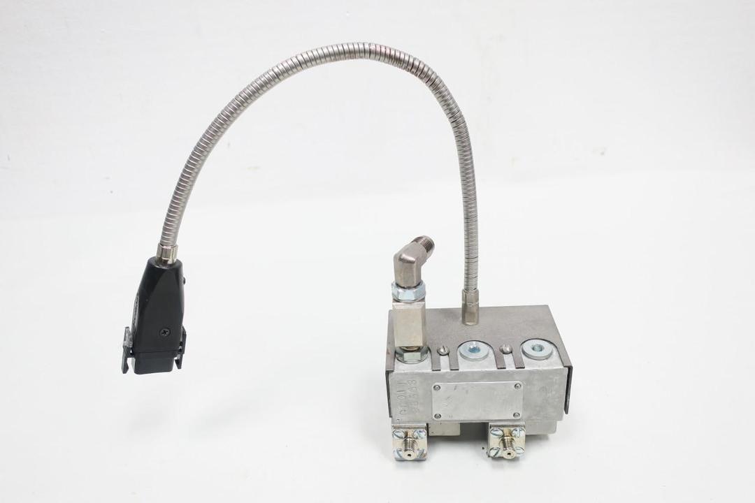 NORDSON H204 272723A AE91E09723 HOT MELT GLUE APPLICATOR 230V-AC