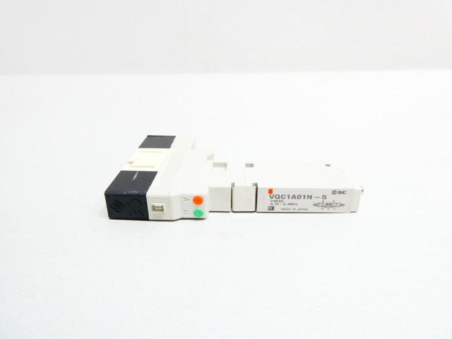SMC VQC1A01N-5 PNEUMATIC SOLENOID VALVE 24V-DC 0.7MPA