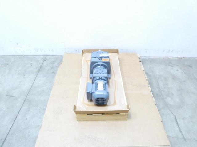SEW EURODRIVE R67 R37 DRS71S4 GEARMOTOR 4.4RPM 3PH 0.25HP 230/460V-AC