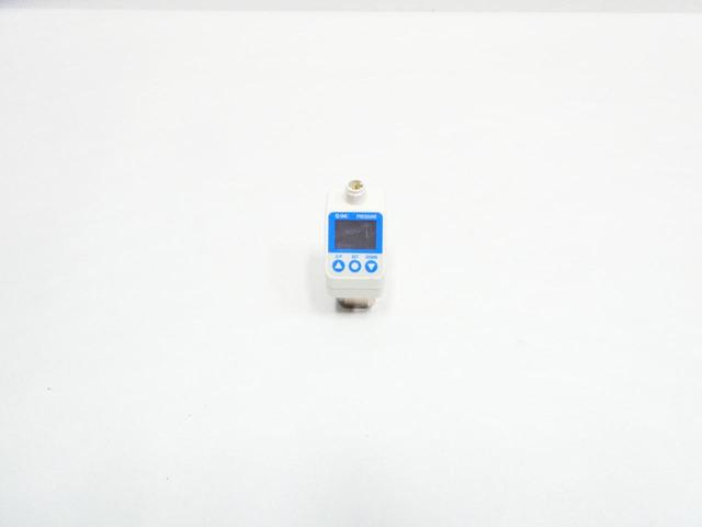 SMC ISE70-N02-L2 PRESSURE SWITCH 0-1MPA 12-30V-DC