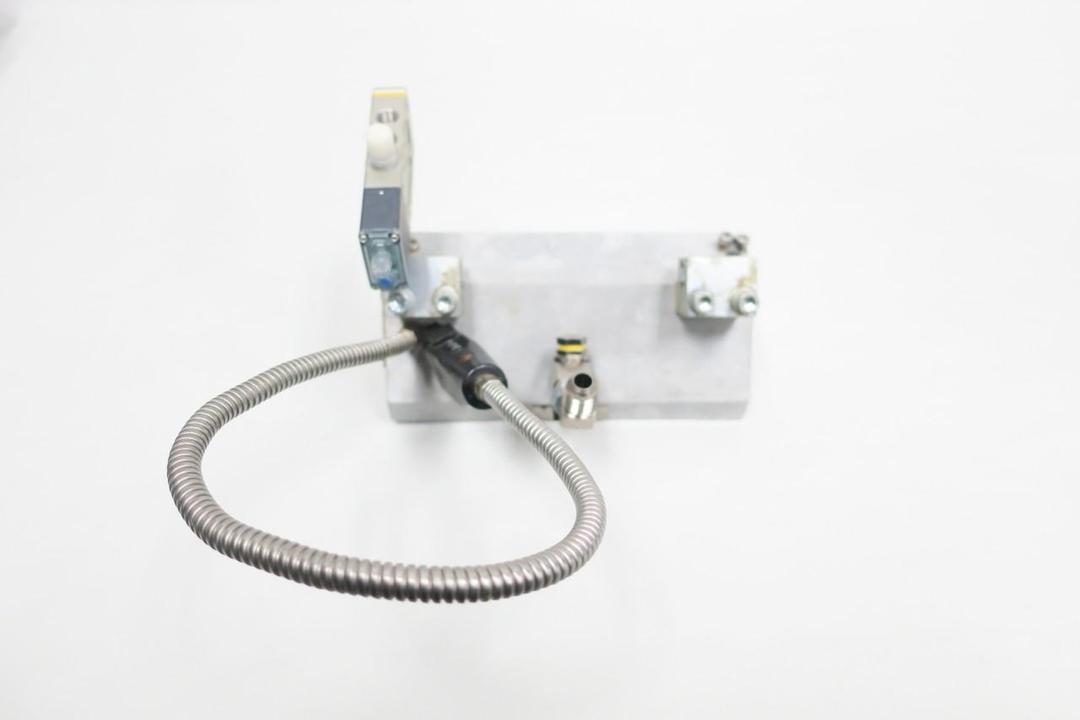 NORDSON MB2-01202A1ATRBSPF43 HOT MELT GLUE APPLICATOR 380W 240V-AC