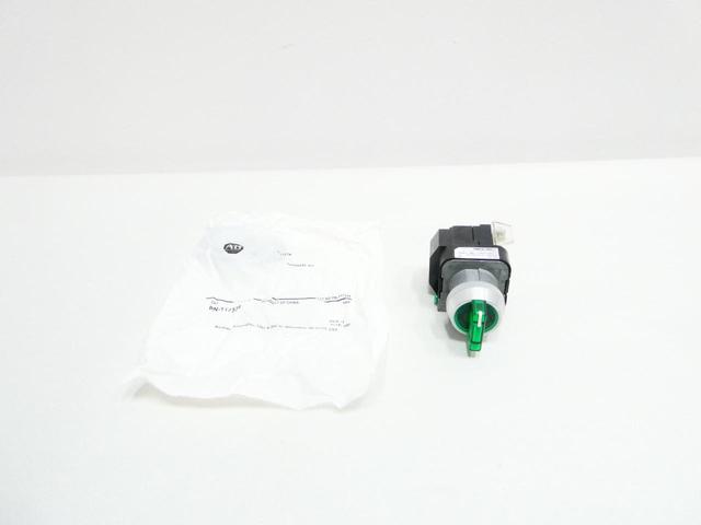 ALLEN BRADLEY 800T-16JG91KB7AX 3 POS GREEN ILLUMINATED SELECTOR SWITCH 120V-AC