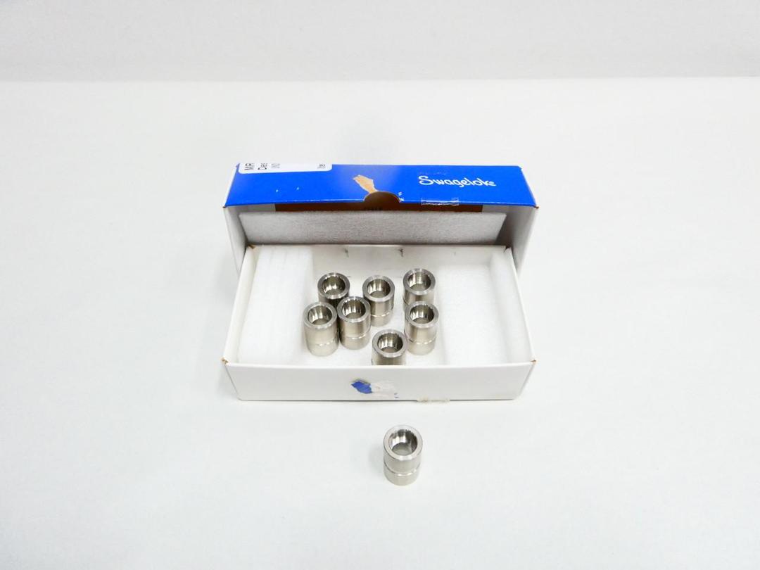 BOX OF 8 SWAGELOK SS-8-TSW-6 STAINLESS PIPE UNION 1/2IN