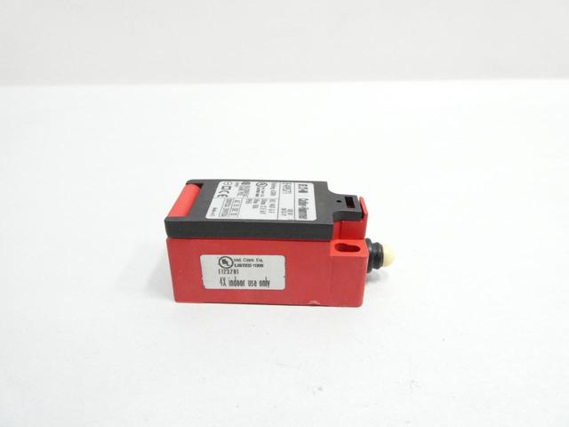 CUTLER HAMMER E49S71 LIMIT SWITCH 300V-AC