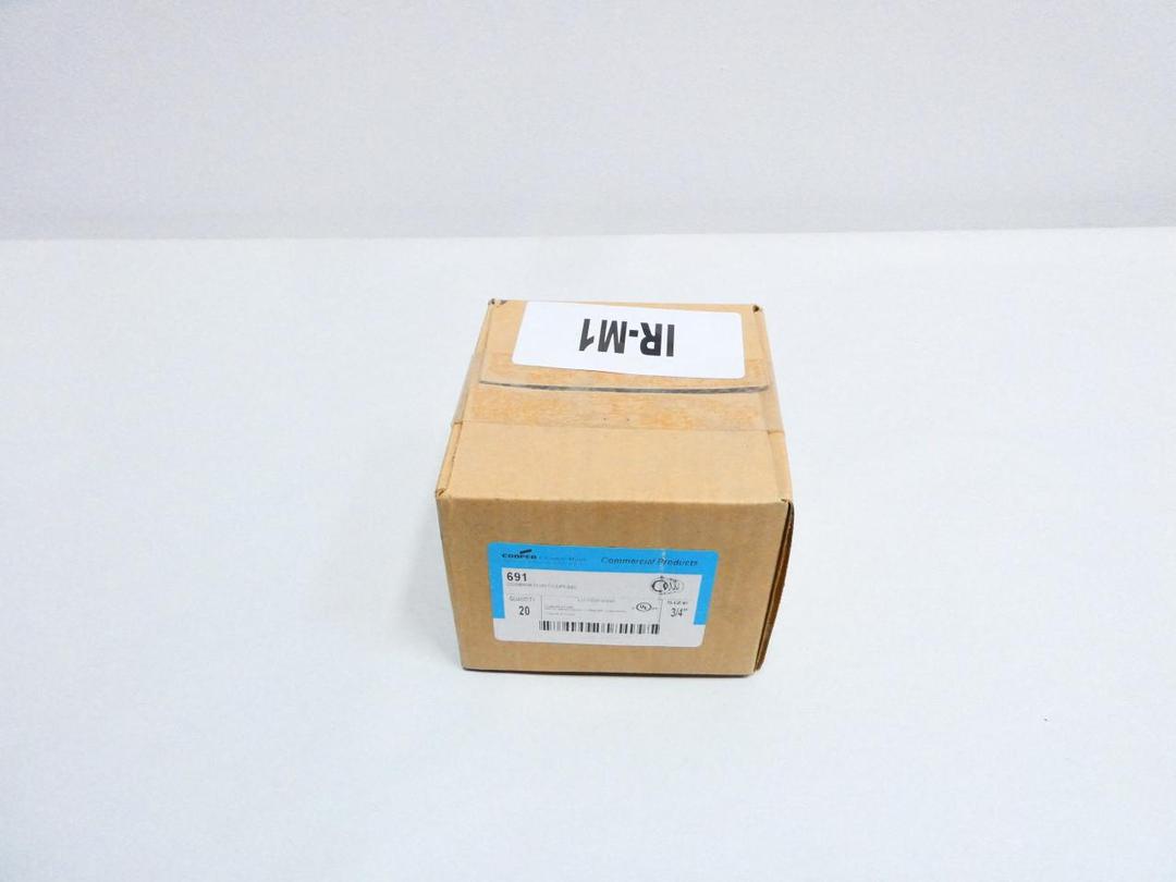BOX OF 20 CROUSE HINDS 691 COMBINATION COUPLING 3/4IN