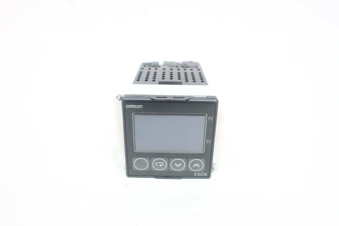 OMRON E5CN-Q2HBT TEMPERATURE CONTROLLER 100-240V-AC