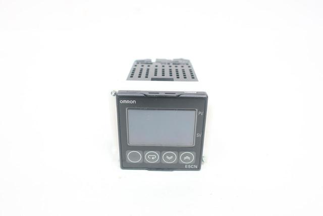 OMRON E5CN-Q2HBT TEMPERATURE CONTROLLER 100-240V-AC
