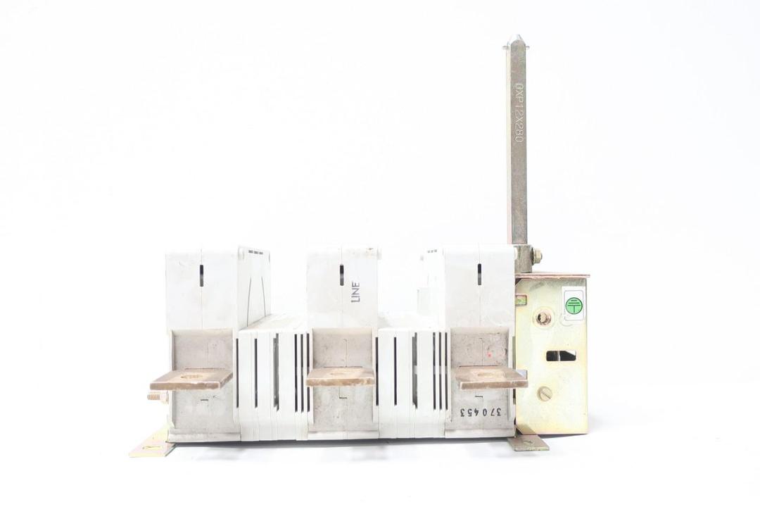 ABB OETL-NF600A SWITCHLINE NON-FUSIBLE DISCONNECT SWITCH 3P 600A AMP 600V-AC