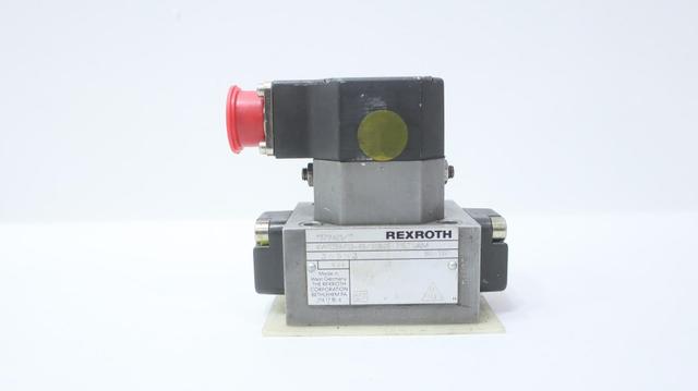 REXROTH 4WS2EM10-45/30B2ET315Z8AM 2 STAGE DIRECTIONAL SERVO VALVE