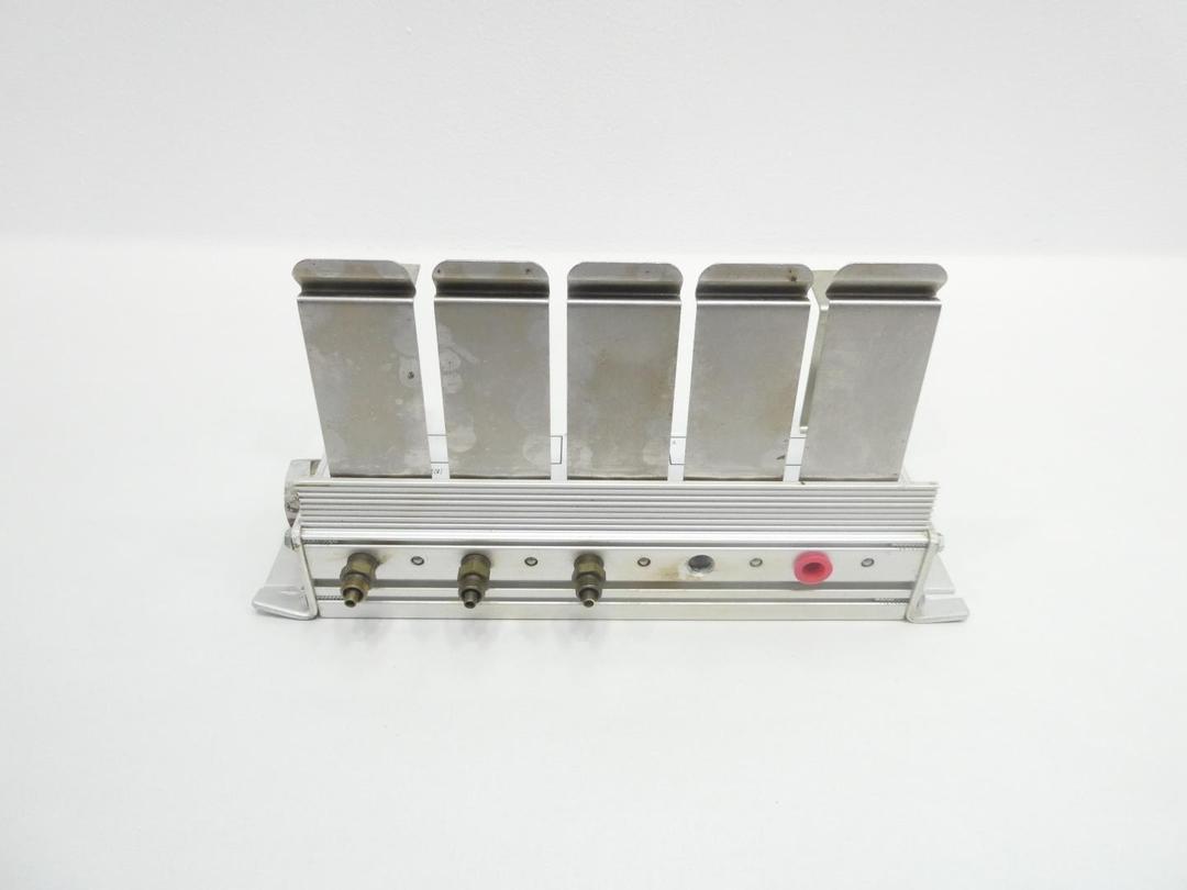 Moore Medical Container Rack MOORE INDUSTRIES SIR/5/5/BOTM 5-POSITION SURFACE MOUNTED DIN RACK